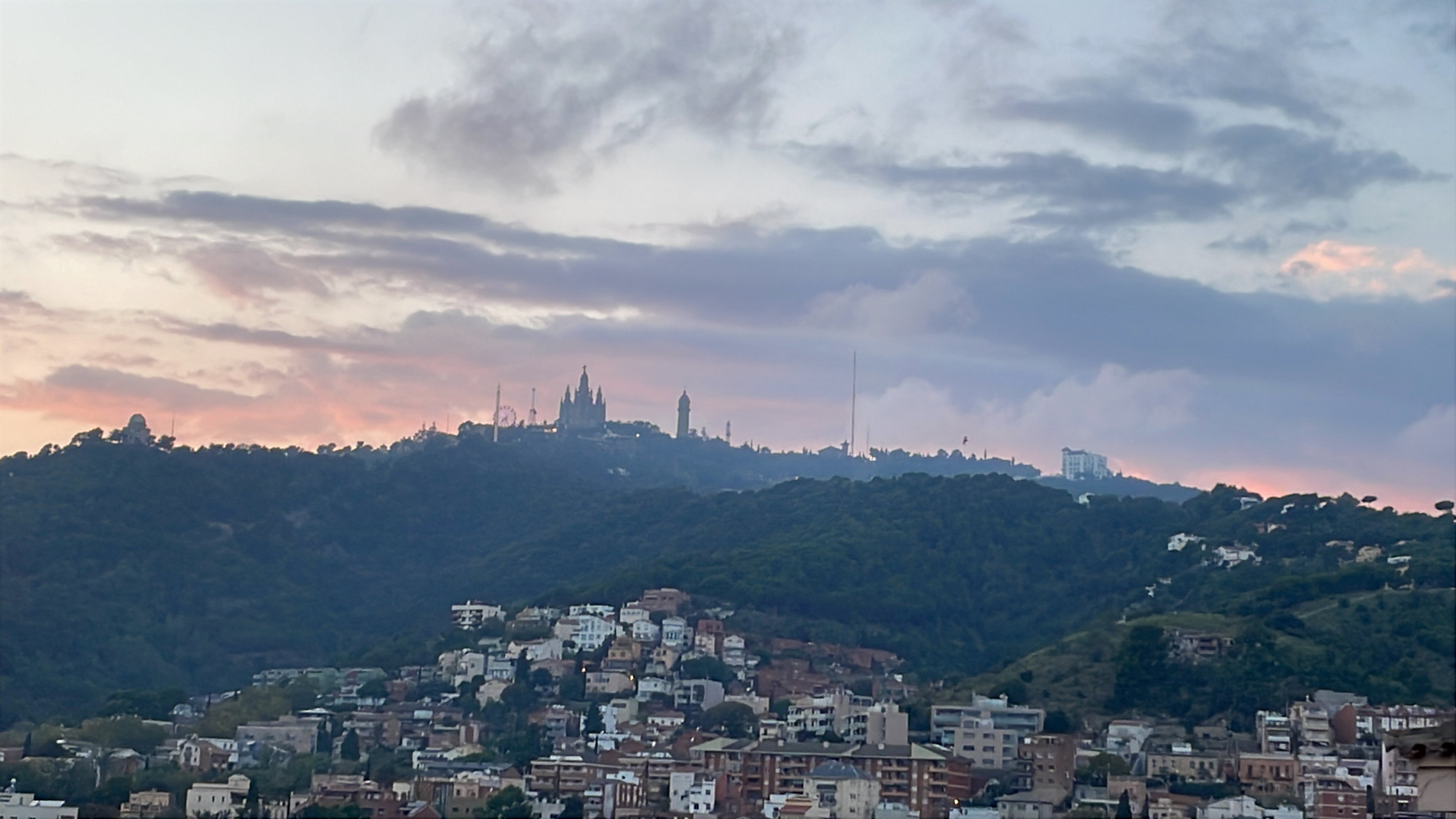 Barcelona - Sicht auf den Tibidabo 